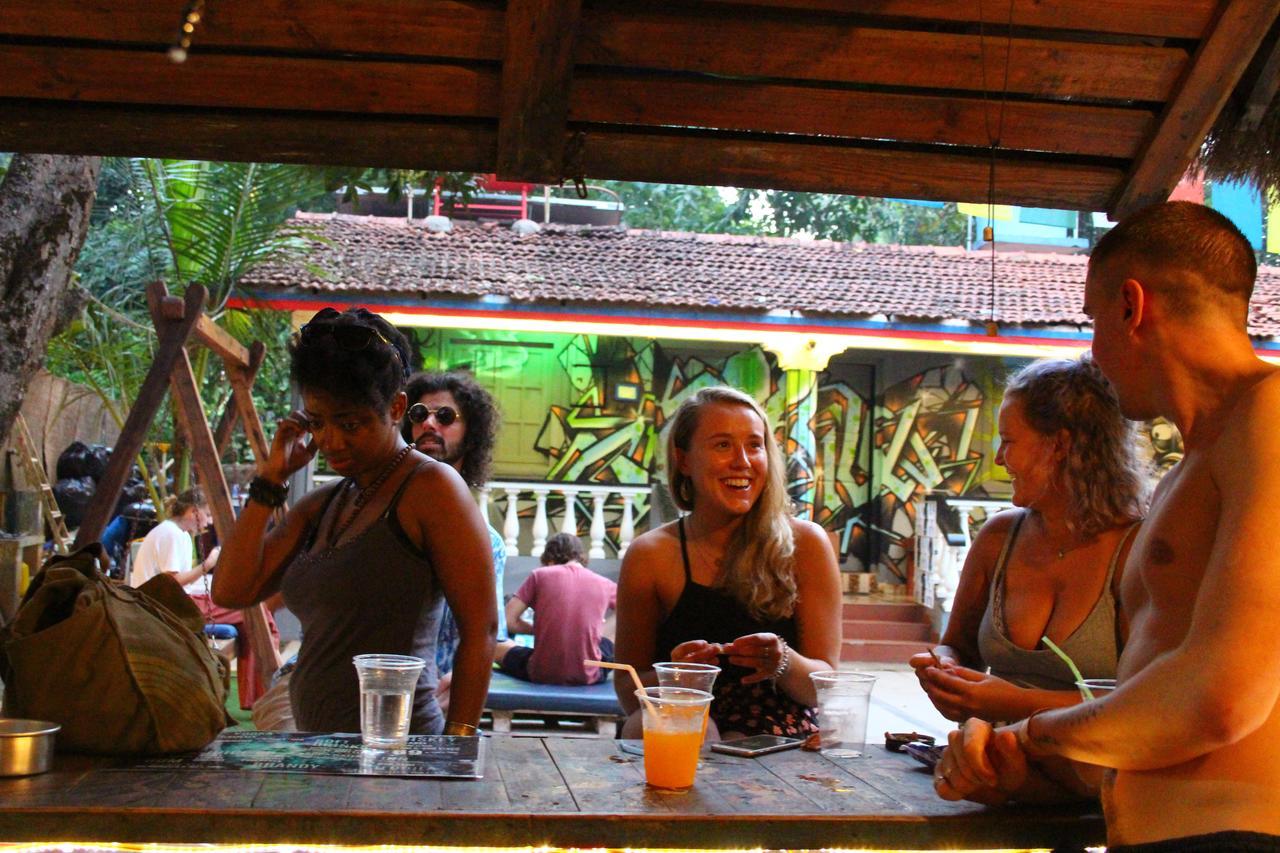 Pappi Chulo Vagator Hostel Exterior foto